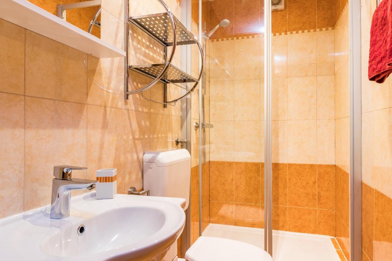 Apartmani Kazun - App1 Fazana Exterior photo