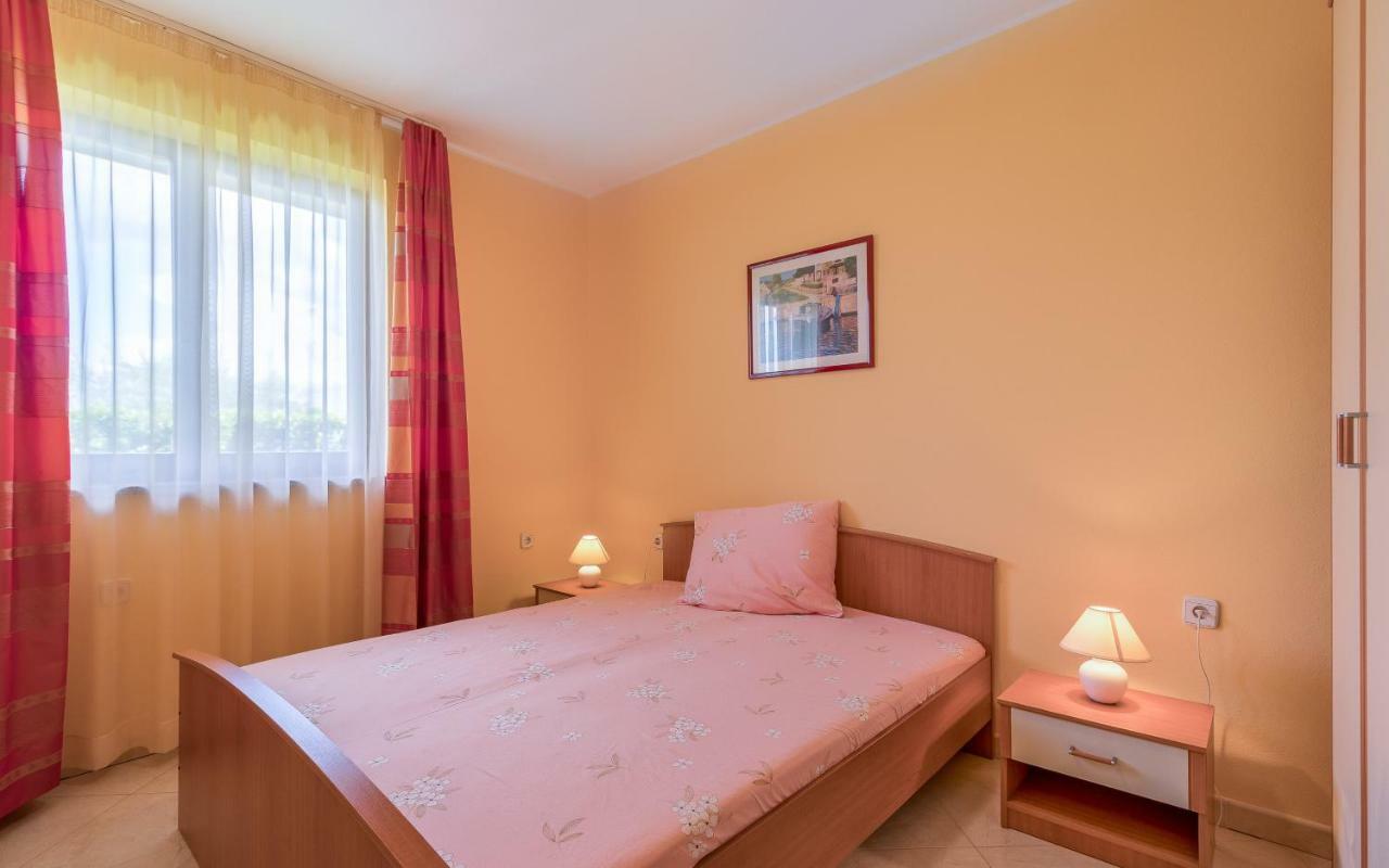 Apartmani Kazun - App1 Fazana Exterior photo
